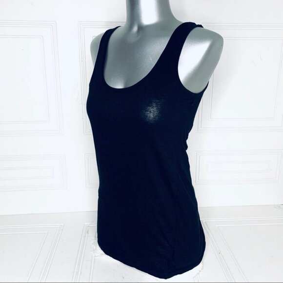 H & M black tank top - Picture 4 of 6